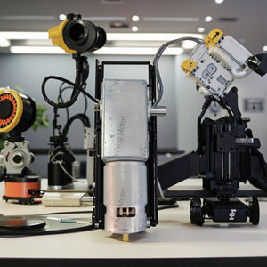 Moteur à engrenages à vis sans fin à courant continu à couple élevé 6V-24V Angle droit 5882F Autobloquant avec certification ROHS 775 pour les appareils ménagers Bateaux - Product Image 1