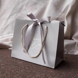 <span class=keywords><strong>Black</strong></span> <span class=keywords><strong>Friday</strong></span> Sacs <span class=keywords><strong>de</strong></span> shopping en papier personnalisés extra grands et larges <span class=keywords><strong>de</strong></span> <span class=keywords><strong>luxe</strong></span> avec logo - Product Image 3