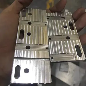 Piezas de repuesto para vehículos de motor mecanizado CNC de precisión piezas de hardware de aleación de aluminio OEM