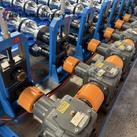 Machine de formage à froid pour tôles de toiture en acier coloré, profilées en tuiles métalliques émaillées