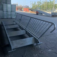 Escalier industriel en acier métallique personnalisable avec rampes et marches