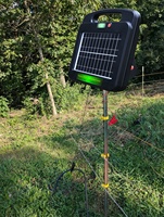 Électrificateur de clôture solaire 20 km 1 Joule pour l'encadrement et la protection du bétail, des chevaux, des bovins, des moutons, des animaux domestiques, installation facile