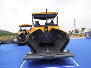 Machine à pavés en béton RP953 de haute performance avec une largeur de pavage de 10,5 m - Product Image 3