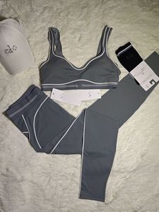 Ensemble de yoga 2 pièces pour femme de haute qualité OEM : Leggings de fitness et soutien-gorge de sport sans bretelles - Product Image 6