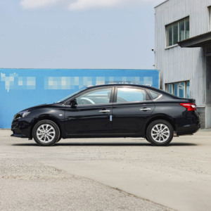 Auto Usado Nissan <span class=keywords><strong>Versa</strong></span> Modelo 2024 Versión Revisada 3 Classic 1.6XE CVT Edición Confort Autos Usados de Alta Calidad - Product Image 3