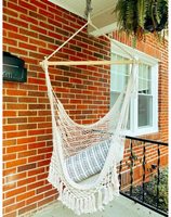 Fauteuil suspendu en macramé GodsWord pour jardin et patio avec pompons, hamac de plafond intérieur, chaise suspendue en corde de coton tressée