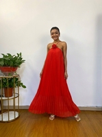 Robe longue plissée sexy à col halter avec décorations florales 3D, fluide, pour l'été et la plage, élégante robe de soirée, prête à être expédiée (MOQ 1 pièce)