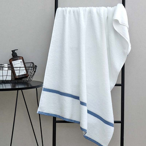 <span class=keywords><strong>Serviette</strong></span> de toilette blanche en coton pour hôtel, ourlet renforcé, anti-déchirure, résistante à l'usure, pour lavage quotidien répété - Product Image 3