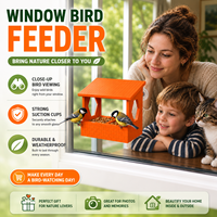 Mangeoire à oiseaux murale en plastique durable, en forme de maison, avec plateau ouvert facile à remplir, toit incliné et panneaux en maille pour jardin, cour arrière, terrasse