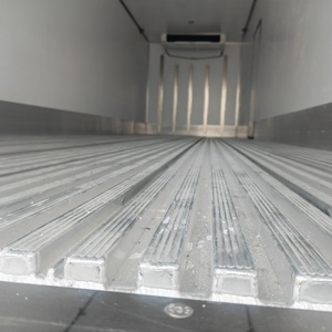 Camión de Transporte Refrigerado y Congelado Sinotruk HOWO 6x4 de 10 Ruedas - Product Image 3