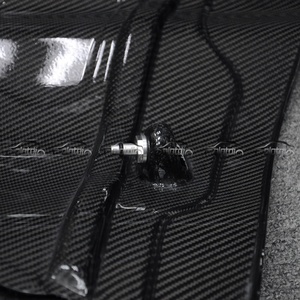 ชุดแต่งคาร์บอนไฟเบอร์ ครอบกรอบประตูข้าง บังโคลน ครอบล้อ สำหรับ Audi R8 V8 V10 ปี 2008-2014 - Product Image 4