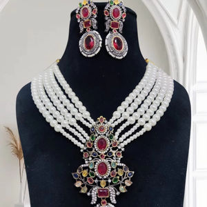 Ensembles de bijoux de mariée indienne de luxe dernière conception femmes mariée strass ensemble de bijoux 18K plaqué or ensembles de bijoux - Product Image 1