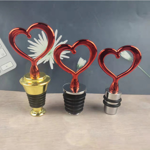 Heart Shape Metal Wine Stopper Vacuum Sealing Reusable Bottle Plug Simple Style - Product Image 1