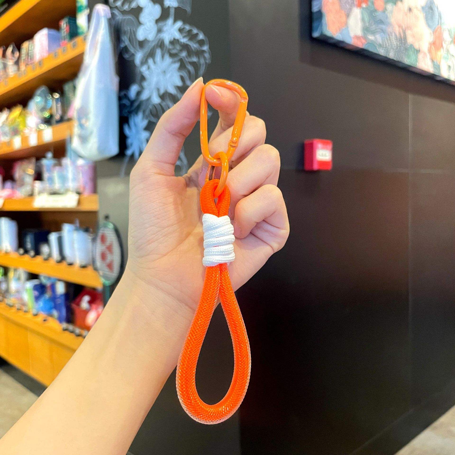 เชือก W สีส้ม