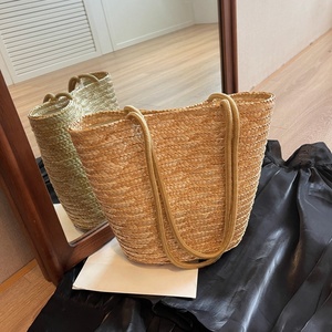 Bolso Tejido Artesanal Estilo Vacacional 2025 con Correa para el Hombro, Nuevo Bolso de Playa Simple y Versátil, Venta Directa de Fábrica - Product Image 4