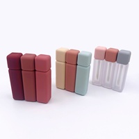 Contenants de brillant à lèvres vides en plastique épaissi de haute qualité avec logo personnalisé sérigraphié, grand applicateur pinceau, 10ml/15ml, pour soins de la peau