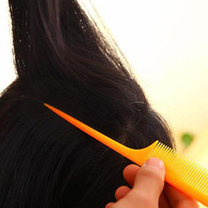 Peines para el cabello de colores, peines negros de cola puntiaguda, peines de cola larga, peines cosméticos de plástico, pequeños regalos suministrados directamente. - Product Image 2