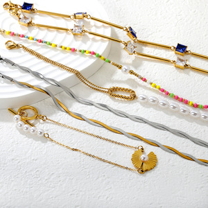 สร้อยข้อมือมุก ดีไซน์ใบบัวแบบไม่สม่ำเสมอ รูปทรงเรขาคณิต เกรด AA แบบฝังขอบ สำหรับสวมใส่ทุกวัน - Product Image 1