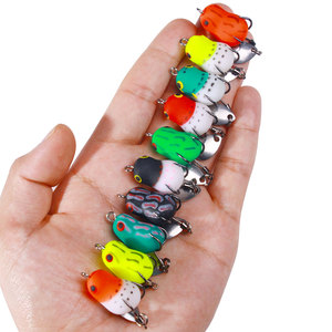 Esca per Rane 3G con Coda a Lama Metallica, Esca Artificiale di Alta Qualità in Varie <span class=keywords><strong>Dimensioni</strong></span> per Pesca al Bass - Product Image 1