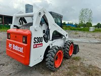 Minicargadora usada original Bobcat S300 con excelentes condiciones de trabajo, alta calidad, precio barato de fábrica a la venta
