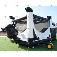 Château gonflable commercial en PVC sur le thème de la ferme avec toboggan et zone de saut pour enfants, idéal pour la location en extérieur