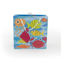 Sac cadeau en papier pour enfants sur le thème de l'océan, imprimé d'animaux marins de dessin animé avec poignée, sac de fête d'anniversaire pour enfants