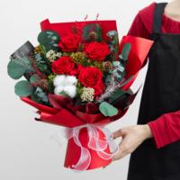 Lovebay Hadiah Natal Buket Mawar Awet Bunga Kering Abadi Buket Mawar Selamanya Buket Bunga Alami yang Diawetkan