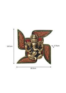 Arte Decorativo de Pared de Latón con la Figura del Dios Ganesha, con un Vibrante Diseño Geométrico en Esmalte Rojo y Verde, para la Entrada de la Sala de Estar - Product Image 6