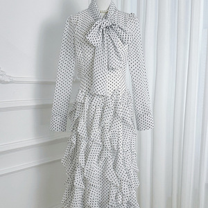 เดรสแฟชั่นผู้หญิง คอผ้าพันคอ แต่งระบายชายกระโปรงลายจุด ทรงหางปลา - Product Image 3