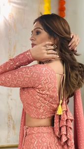 Qualité supérieure brodée avec séquence de 3mm Lehenga Choli à vendre auprès d'un fournisseur indien au prix d'exportation - Product Image 5