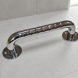 Barre d'appui en acier inoxydable en forme de I, écologique et contemporaine, finition chrome poli, poignée antidérapante pour salles de bain - Product Image 1