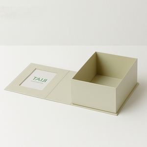 Boîtes d'expédition en carton pliables noires personnalisées de grande taille pour vêtements, avec laminage mat, fermeture magnétique, pour t-shirts, sous-vêtements, chaussettes - Product Image 1