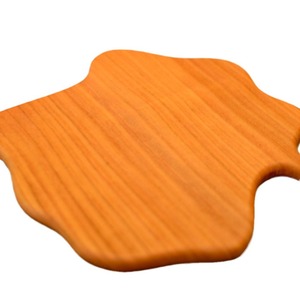 Tabla de cortar de madera hecha a mano, forma irregular, multifuncional, para uso en la cocina - Product Image 4