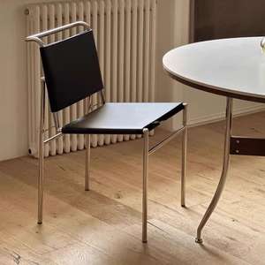 Silla de Comedor Italiana Minimalista de Cuero, Silla de Diseño de Acero Inoxidable, Silla Casual de Lujo para Comedor Estilo Bauhaus - Product Image 1