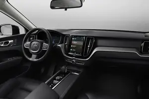 2023 para <span class=keywords><strong>Volvo</strong></span> XC60 B5 AWD Momentum Premium Luxury SUV Smart Tech cuero Interior diseño escandinavo características de seguridad izquierda - Product Image 3
