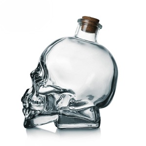 Bouteille en verre transparent en forme de tête de crâne en cristal Econle avec bouchon en liège et impression sérigraphiée pour brandy, tequila, vin - Product Image 1