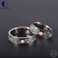 Bague de mariage en titane poli plat argenté de 8 mm de Gentdes Jewelry avec incrustation d'opale concassée