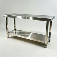 Tables de travail commerciales en acier inoxydable pour la préparation des aliments, revêtement autonettoyant, finition polie, pieds réglables en hauteur, capacité de charge de 300 kg/m