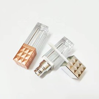 Tubes de gloss à lèvres carrés en plastique de 5 ml avec applicateurs, emballage cosmétique personnalisé, finition or rose, logo/design graphique personnalisé, UV