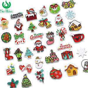 Vente en gros de patchs thermocollants brodés de Noël personnalisés patchs sur le thème du père Noël bonhomme de neige bricolage vêtements vestes chapeaux jeans IPads - Product Image 1