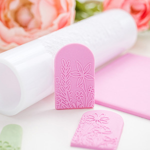 Rullo per Impasto in Acrilico con 10 Disegni, Forma Quadrata Incisa, Utensili per Decorazione Torte e Biscotti, per Creazione di Fiori e Orecchini - Product Image 1
