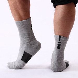 Homme tube badminton de sport en cours d'exécution en plein air chaussettes élite Tirant chaussettes suer-absorbant antidérapant basket quart chaussettes - Product Image 3