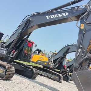 Excavadora de cadenas Volvo EC300 de alta resistencia, amarilla, equipo de construcción, 1 año de garantía, 180 kW de potencia, 30000 kg de peso, alta capacidad de excavación - Product Image 4