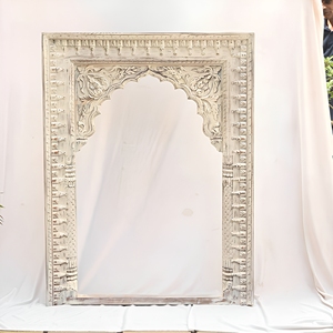 Miroir mural en bois blanc vieilli, style Jharokha, sculpté à la main, pour salon, chambre, salle à manger, style ferme - Product Image 1