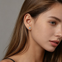 Ensemble de bijoux trèfle à quatre feuilles en argent sterling S925 |   Pierres facettées bleues et blanches plaquées platine |   Collier et boucles d'oreilles pour femmes