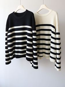 IWA025 Suéter de <span class=keywords><strong>punto</strong></span> a rayas blancas y negras finas sueltas francesas de lana de otoño e invierno para <span class=keywords><strong>mujer</strong></span> - Product Image 2
