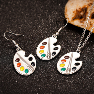 Collana con Ciondolo a Forma di Palette Irregolare Creativa per Donne, Gioiello Quotidiano Chic con Catena a O - Product Image 2