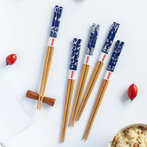 <span class=keywords><strong>Palillos</strong></span> <span class=keywords><strong>Chinos</strong></span> Ecológicos <span class=keywords><strong>de</strong></span> <span class=keywords><strong>Porcelana</strong></span> Azul y Blanca con Bambú, Alta Calidad, Contemporáneos, 22.5 cm, para Uso en Cocina y Restaurante - Product Image 3