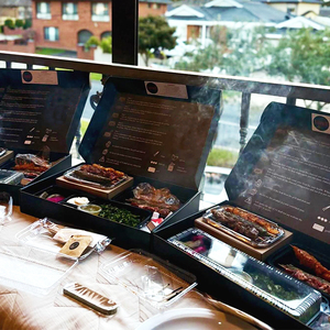 Brochettes arabes d'extérieur Boîte de courrier alimentaire en papier pour barbecue avec grilles de barbecue intégrées Ensemble de compartiments à charbon de bois Kebabs Emballage de rôti - Product Image 1