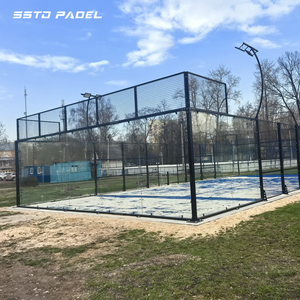 สนามแพเดิลแบบพาโนรามา มาตรฐาน EU ดีไซน์ใหม่ รูปทรงตัว <span class=keywords><strong>C</strong></span> เสาไฟสนามแพเดิล สีที่ปรับแต่งได้ สนามแพเดิลกลางแจ้ง - Product Image 2